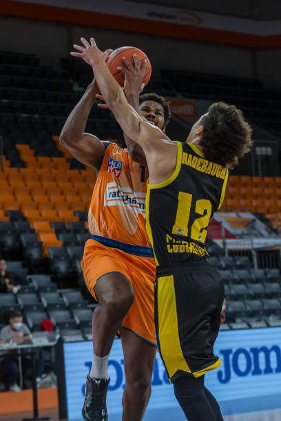 萨内的两个 萨内的两个